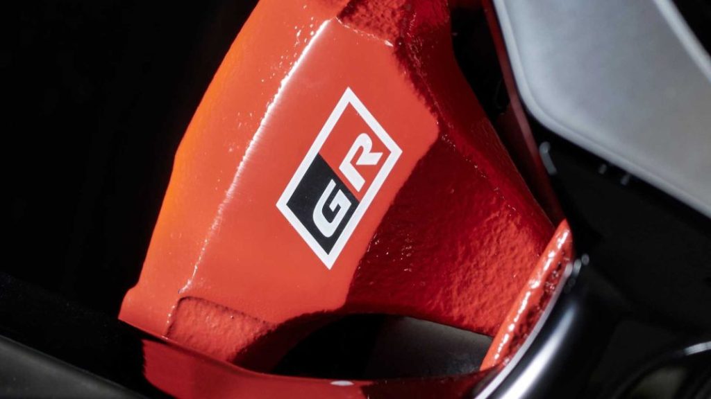 2023 toyota aqua gr sport 8 Motor16