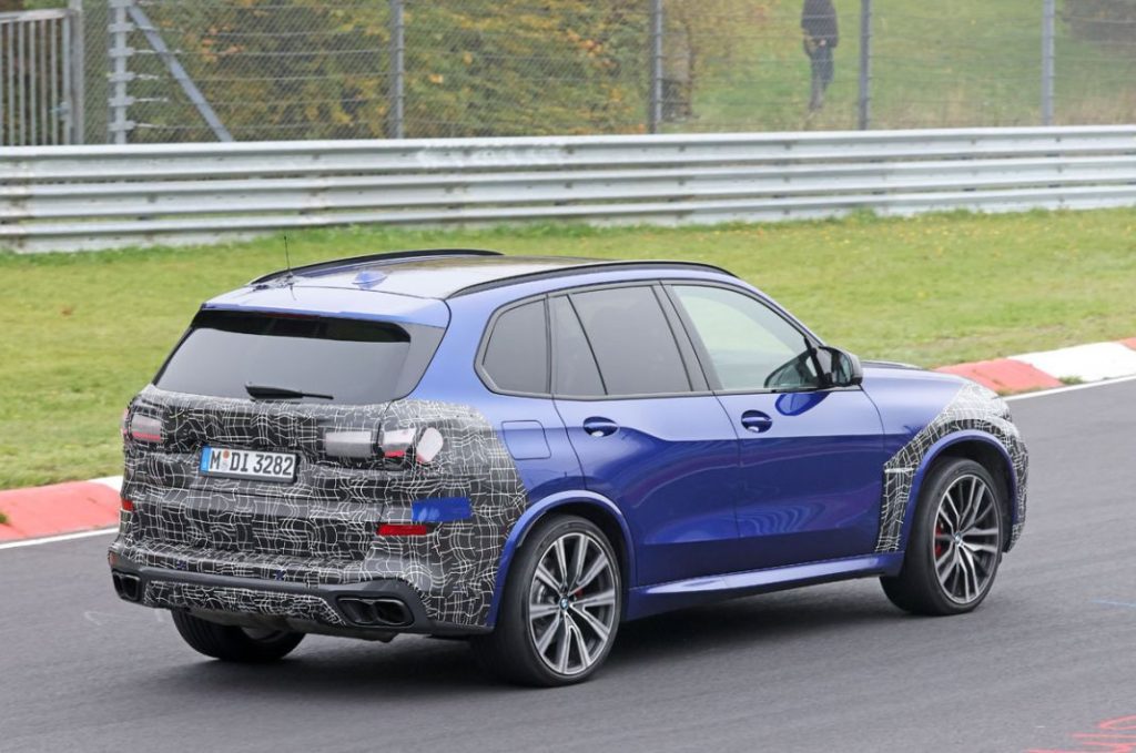BMW X5 M60i 12 Motor16