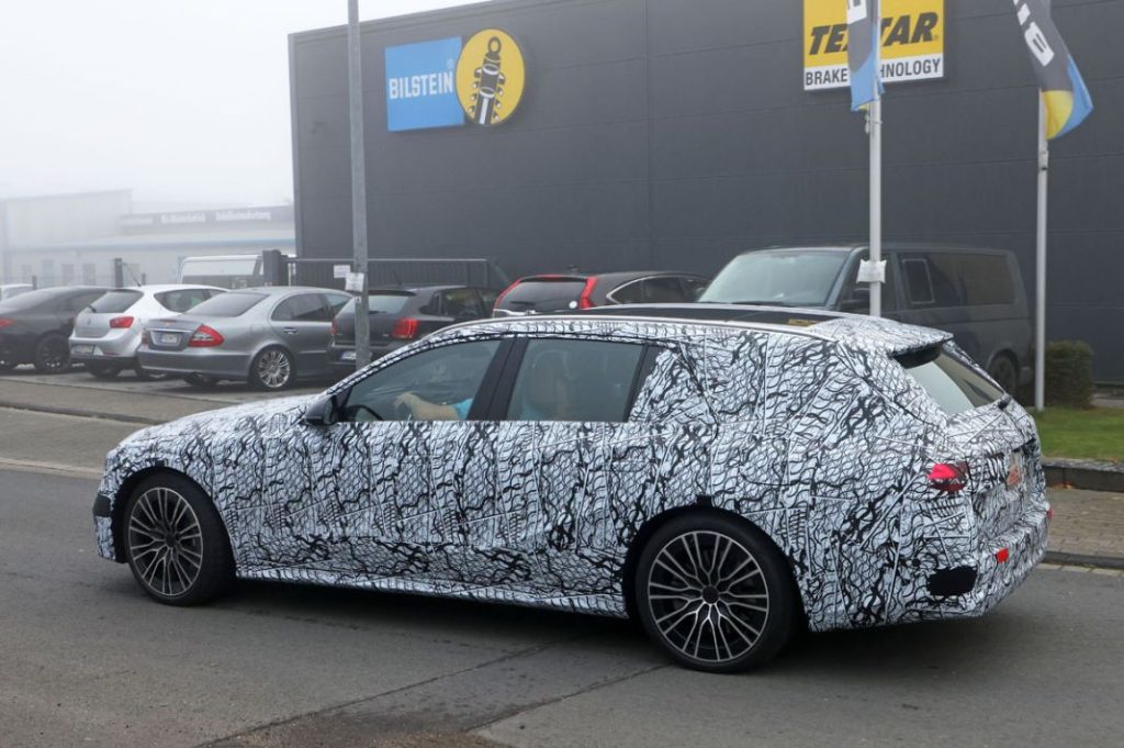 Mercedes E Wagon PHEV 11 Motor16