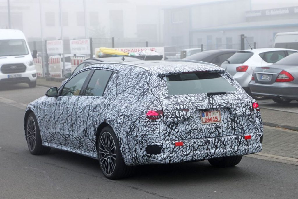 Mercedes E Wagon PHEV 14 Motor16
