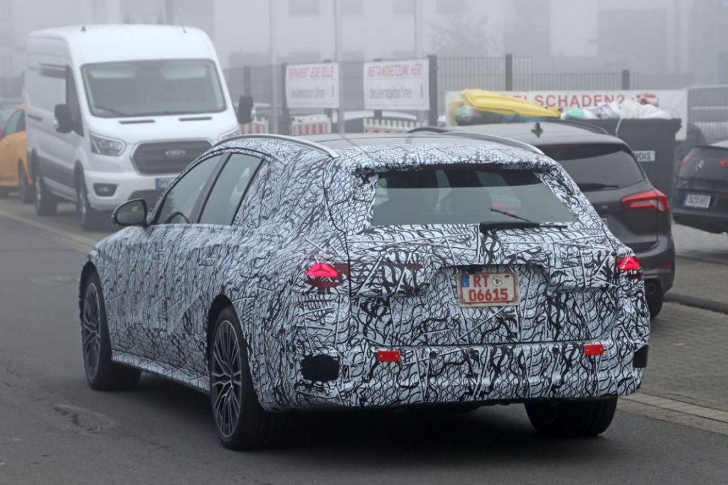 Mercedes E Wagon PHEV 16 Motor16