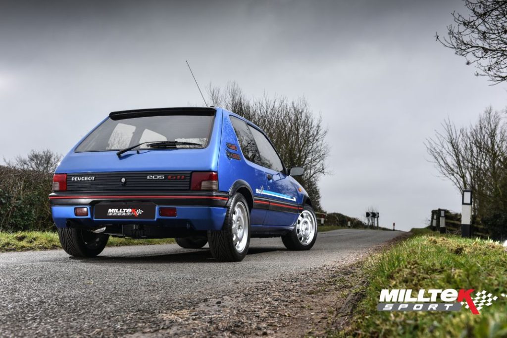 Peugeot205Rear3Quarter 1 Motor16