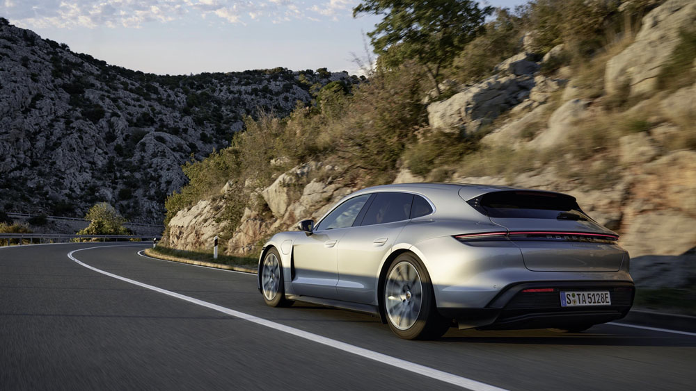 Porsche Taycan 26 Motor16