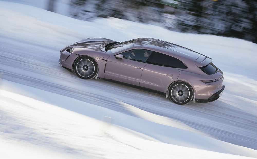 Porsche Taycan 8 Motor16