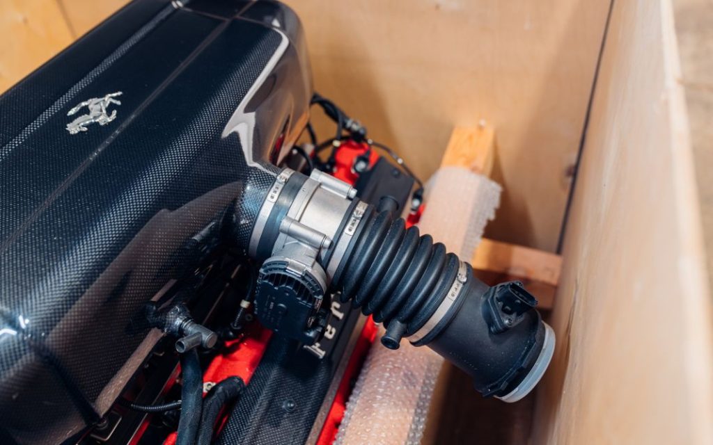 2004 Ferrari Enzo motor subasta 12 Motor16