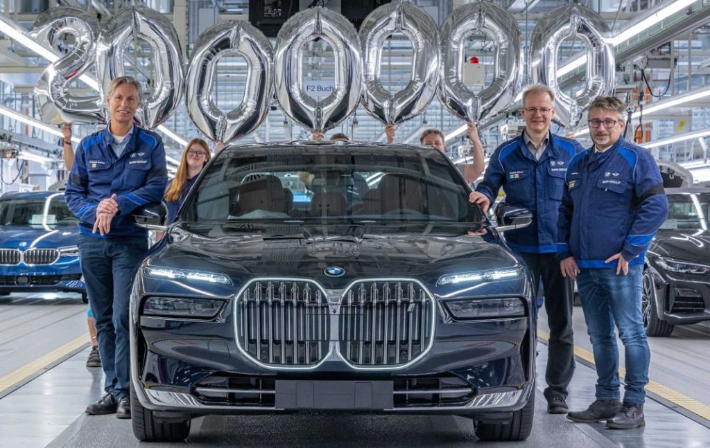 2022 BMW Serie 7 dos millones 1 1 Motor16