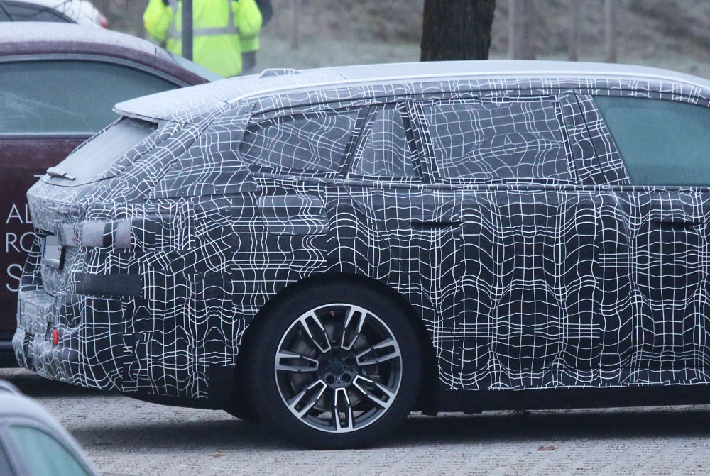 BMW 5 Series Touring 2 Motor16