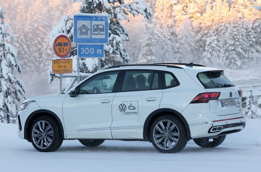 VW Tiguan white 11 Motor16