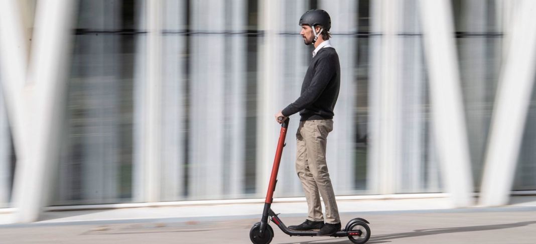 Si quieres utilizar tu patinete eléctrico, paga: la DGT y su solución para  circular en 2027