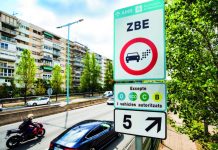 ¿Puedo atravesar una ZBE para acudir a la ITV si mi coche no tiene etiqueta medioambiental? Esto es lo que dice la ley