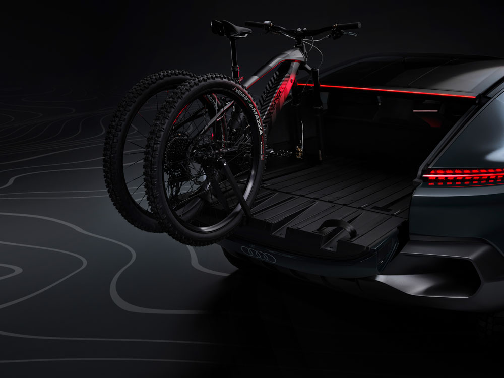 2023 Audi activesphere concept. Imagen detalle zona de carga.