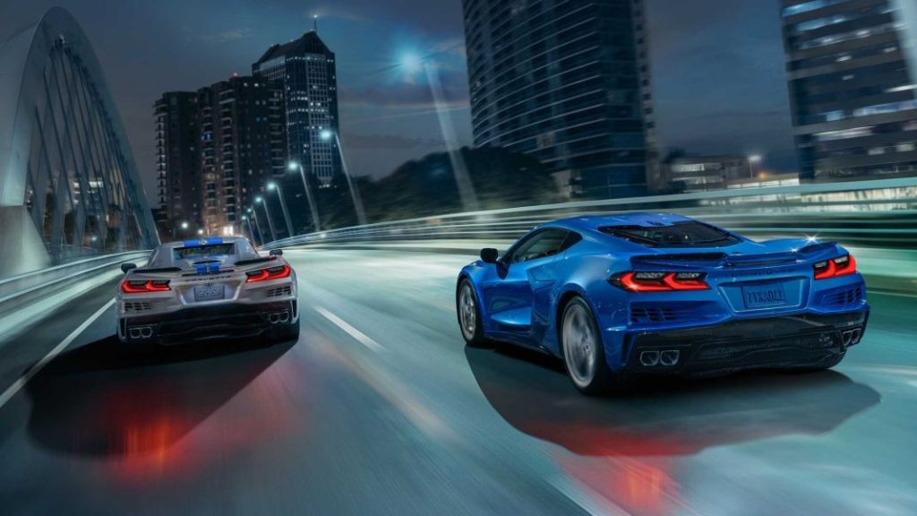 2023 chevrolet corvette e ray 10 Motor16