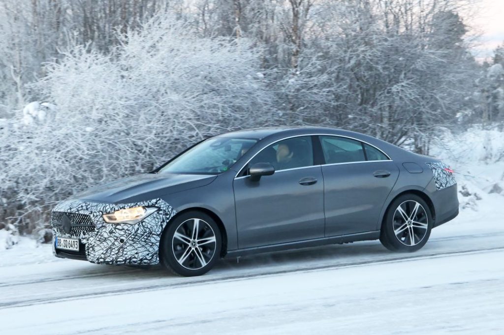 2023 Mercedes-Benz CLA. Imagen camuflado.