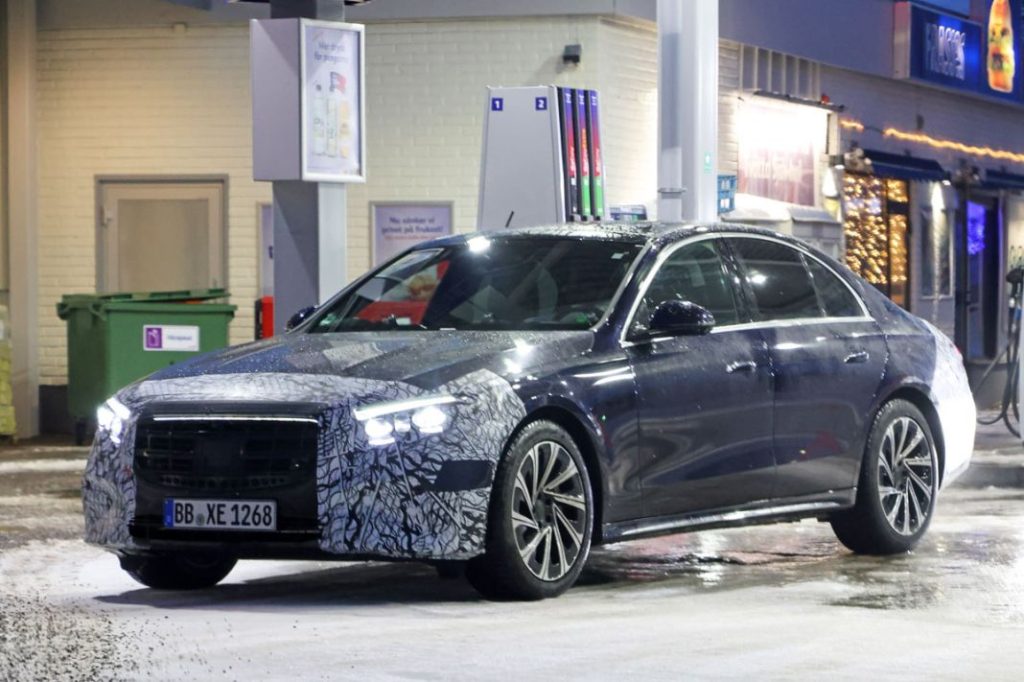 Mercedes E 3 Motor16