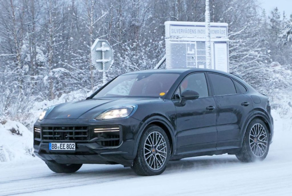 Porsche Cayenne Coupe fl 4 Motor16