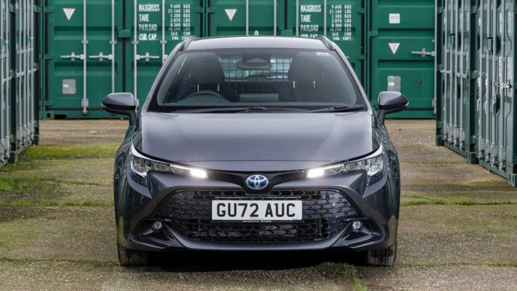 2023 toyota corolla commercial 5 Motor16