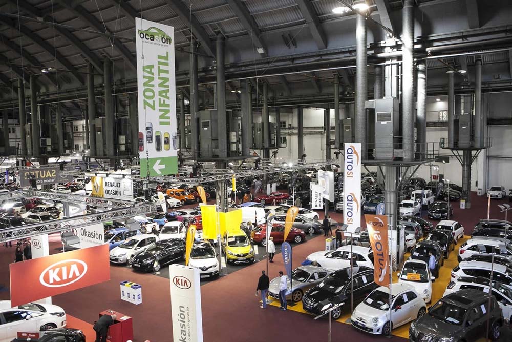 Salón de coches de ocasión.