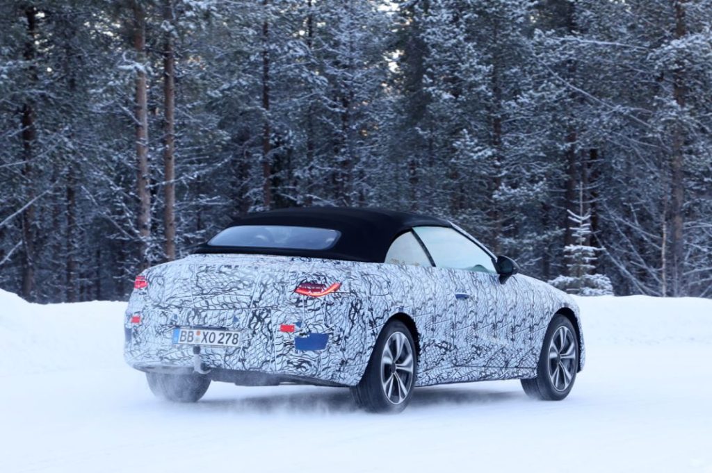 Mercedes CLE Convertible winter 16 Motor16