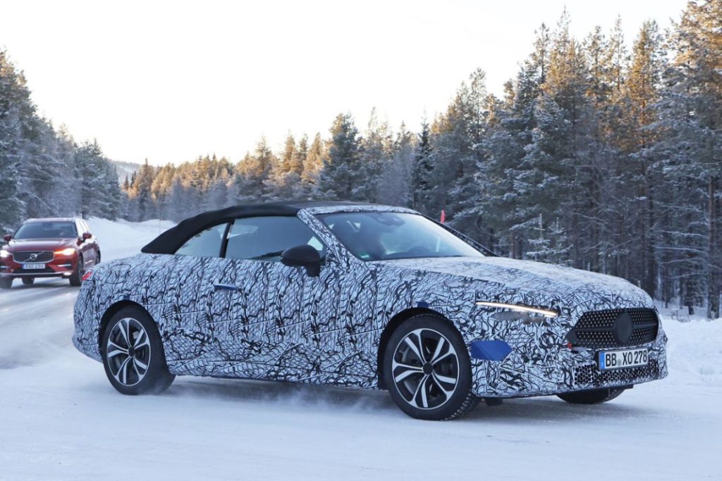 Mercedes CLE Convertible winter 6 Motor16