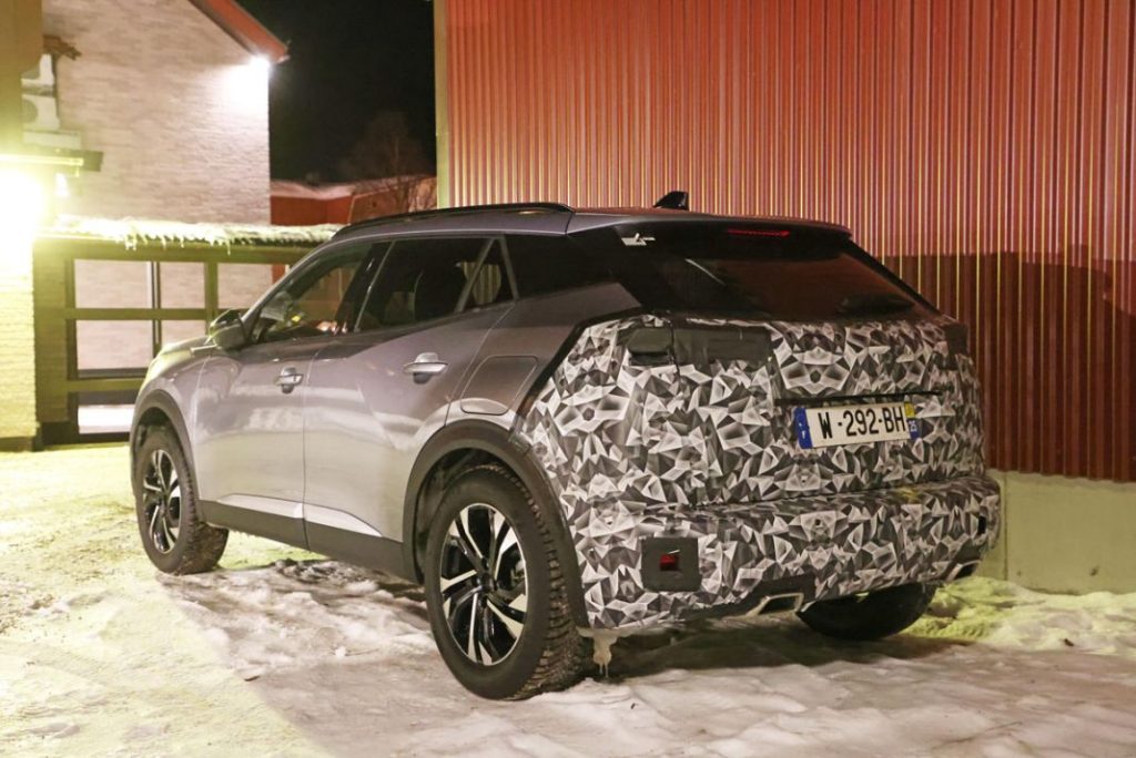 Peugeot 2008 facelift 10 Motor16