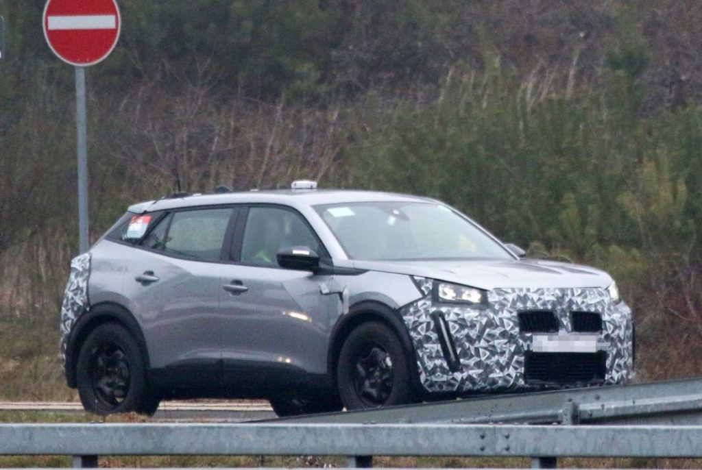 Peugeot 2008 facelift 20 Motor16