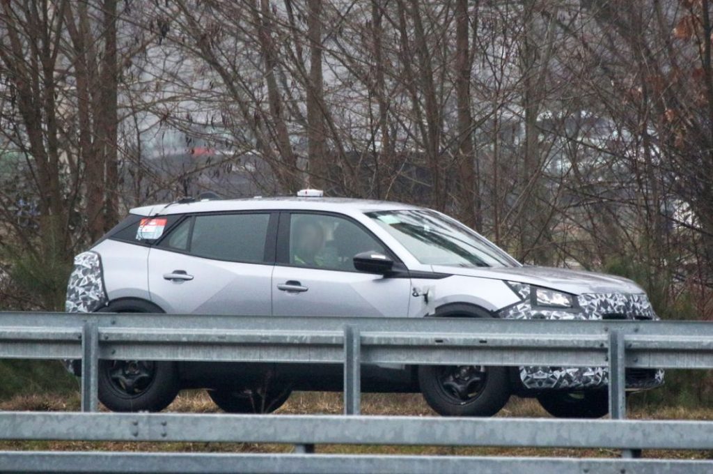 Peugeot 2008 facelift 21 Motor16