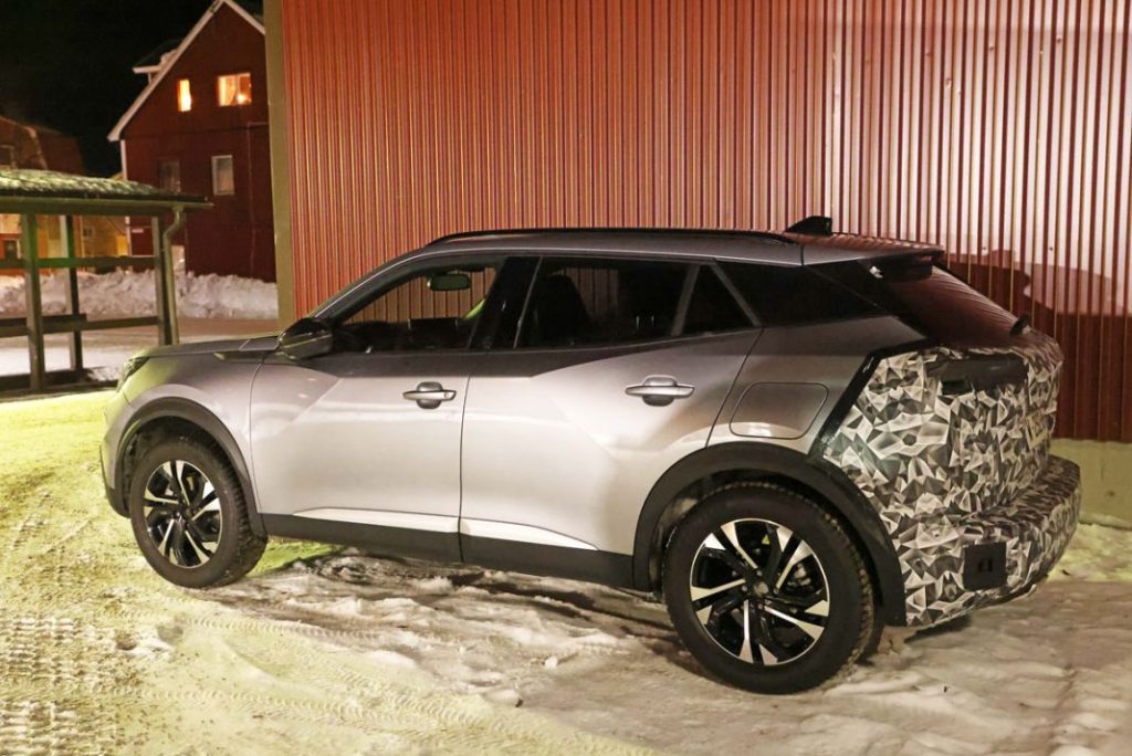 Peugeot 2008 facelift 5 Motor16