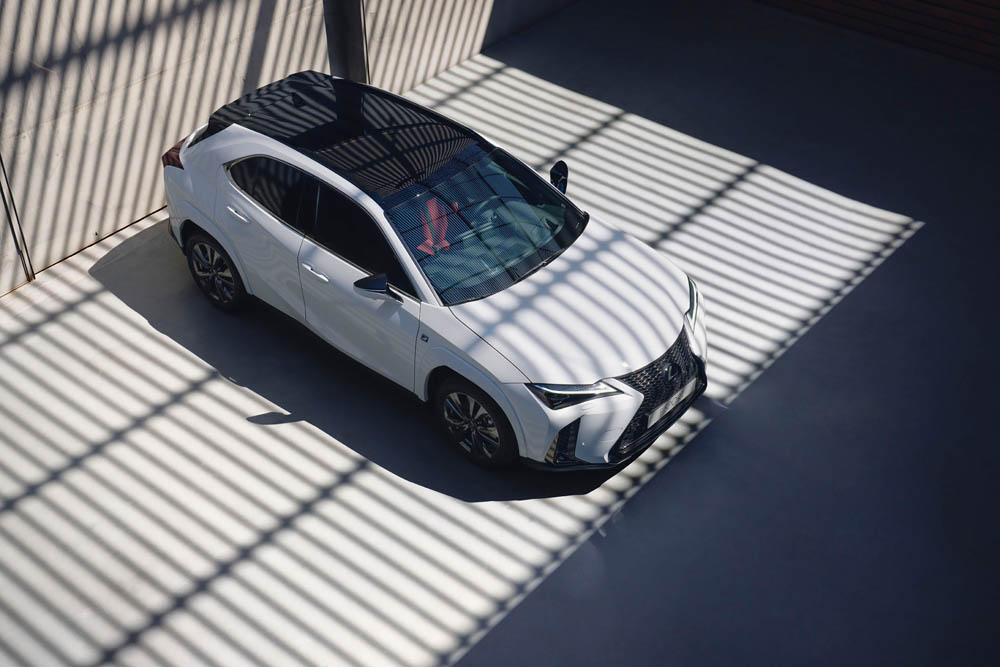 Lexus UX.