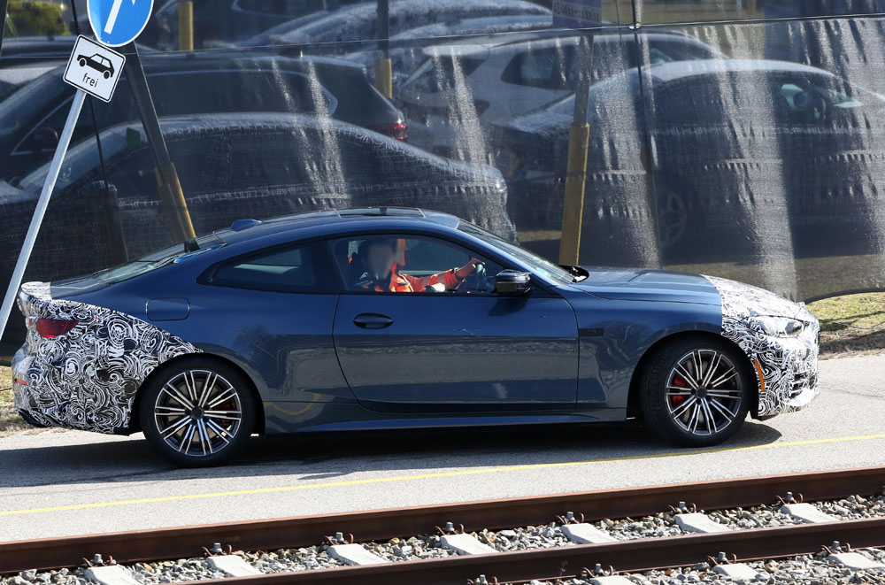 BMW M440i Coupe facelift 15 Motor16