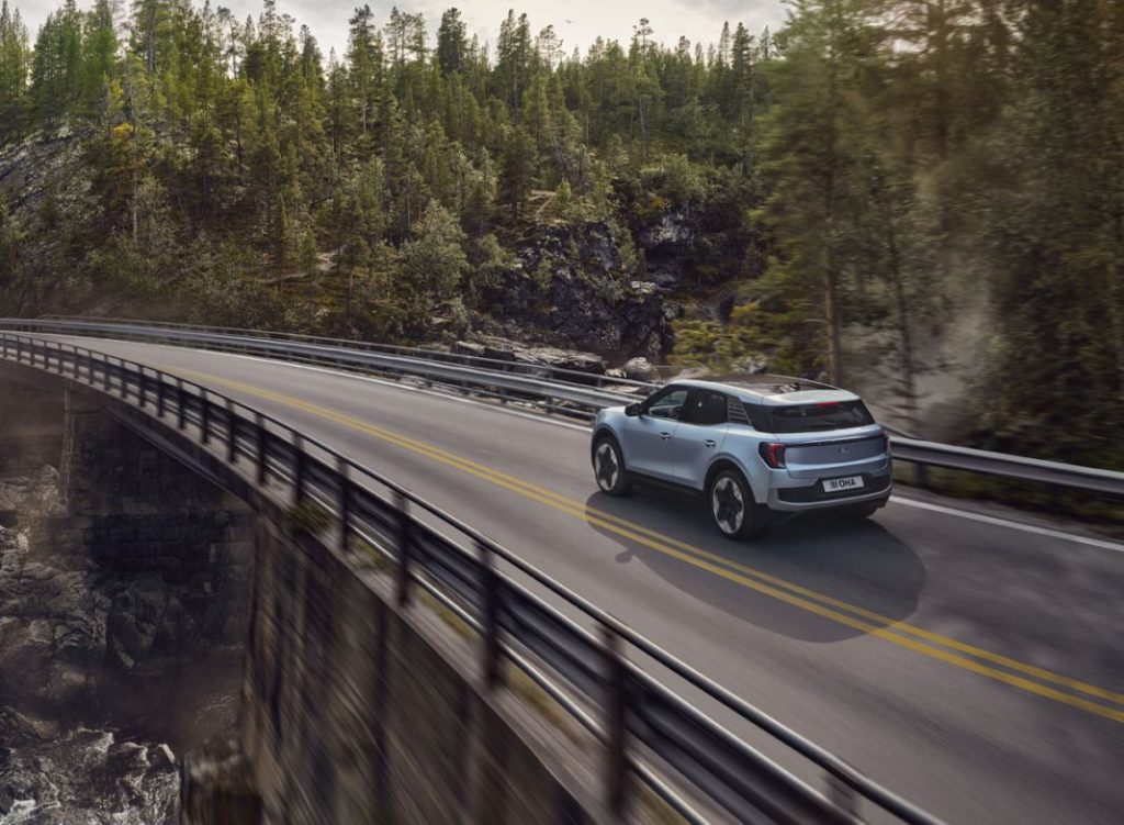 2023 Ford Explorer eléctrico. Imagen movimiento.