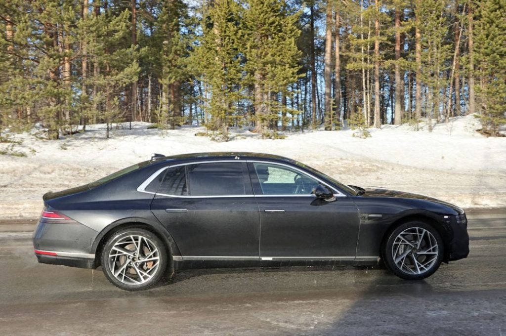 Genesis G90 LIDAR testing 16 Motor16