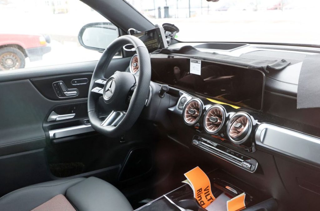 Mercedes EQB facelift 12 Motor16