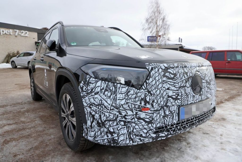 Mercedes EQB facelift 18 Motor16