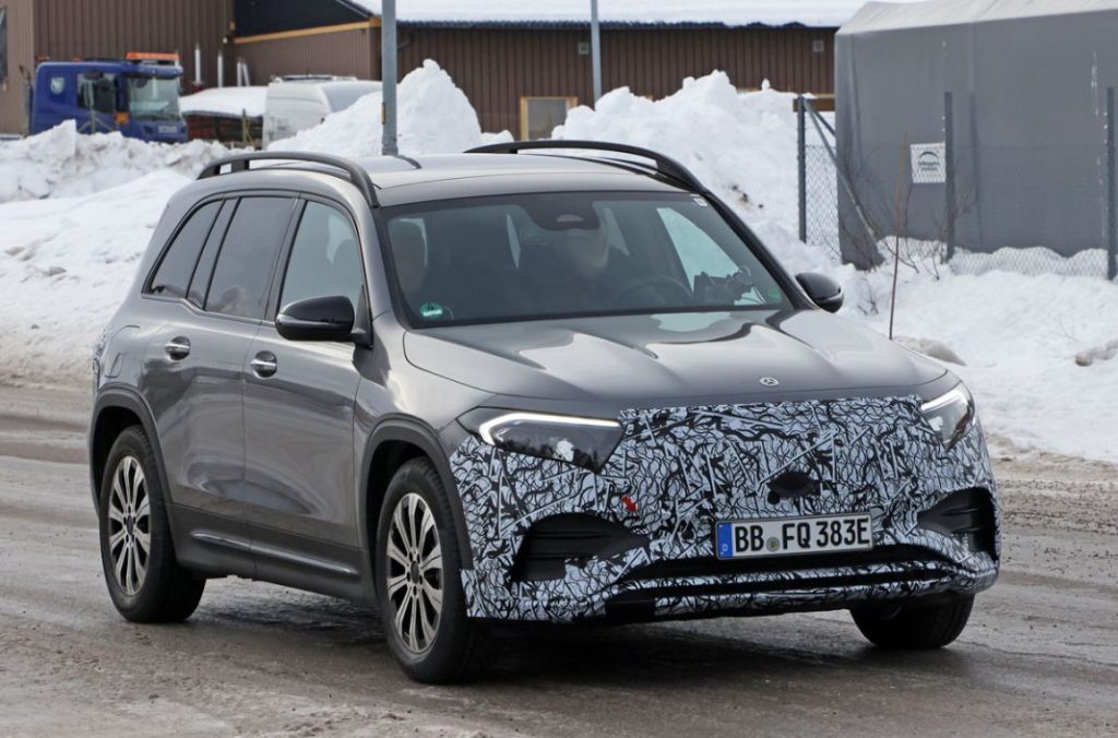 Mercedes EQB facelift 2 Motor16