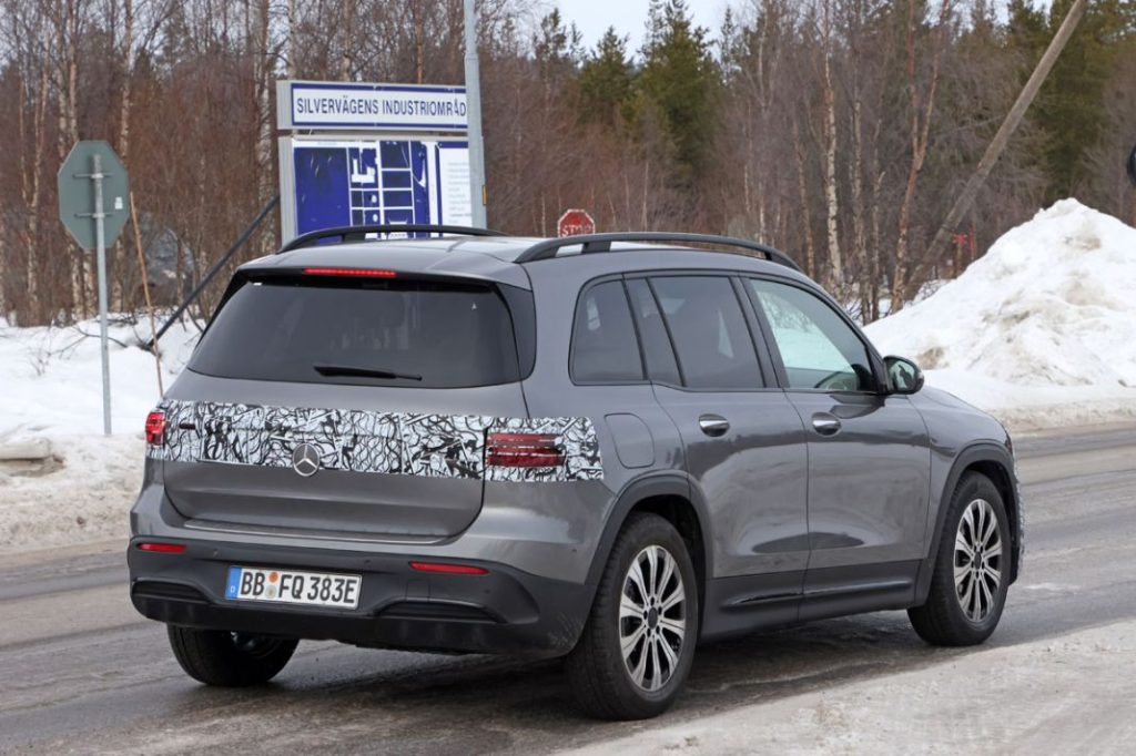 Mercedes EQB facelift 8 Motor16