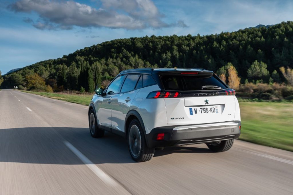 Peugeot e 2008 3 Motor16