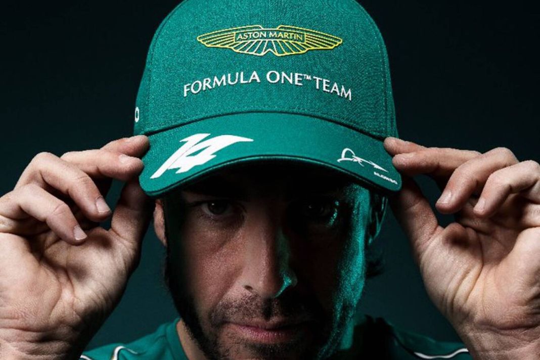 concesionario Aston Martin famoso camiseta Fernando Alonso