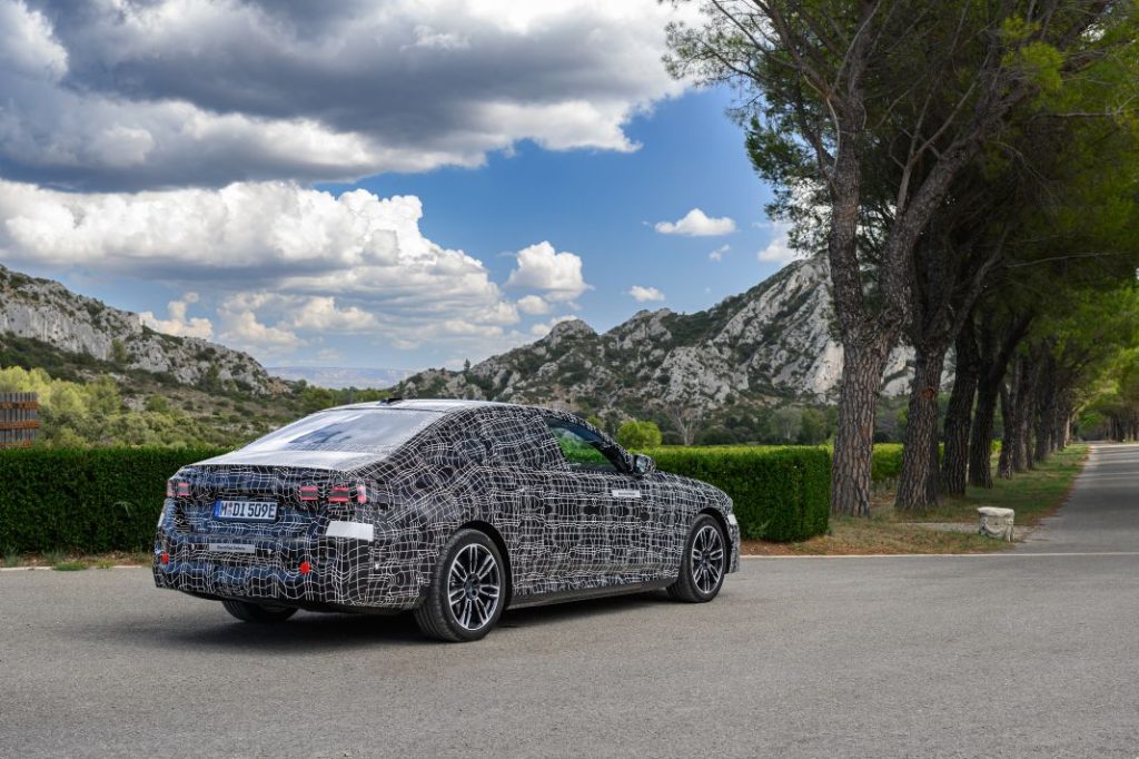 BMW i5 pruebas verano 24 Motor16