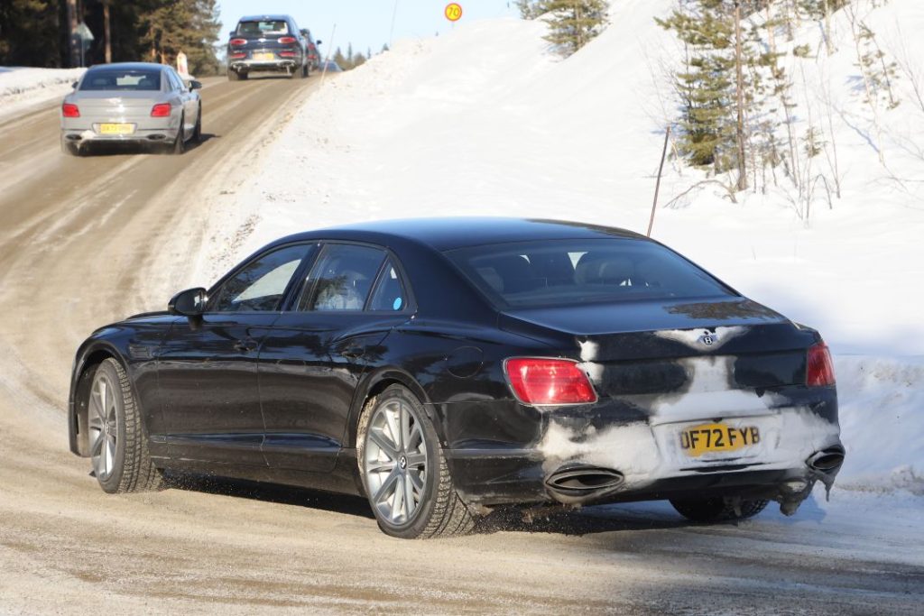 Bentley Flying Spur V8 PHEV 12 Motor16