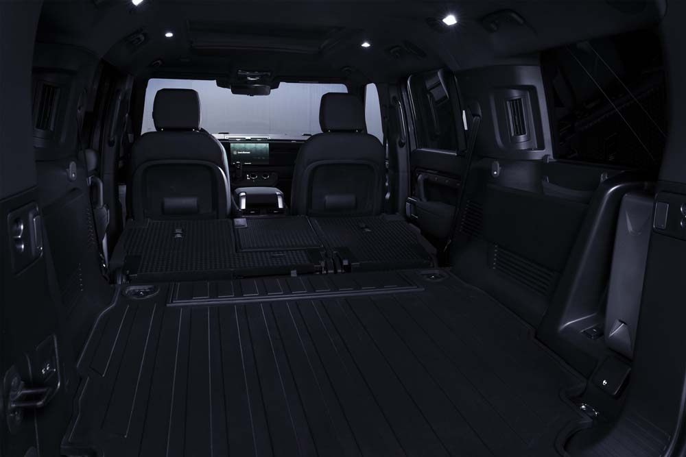 Land Rover Defender 130 Outbound.