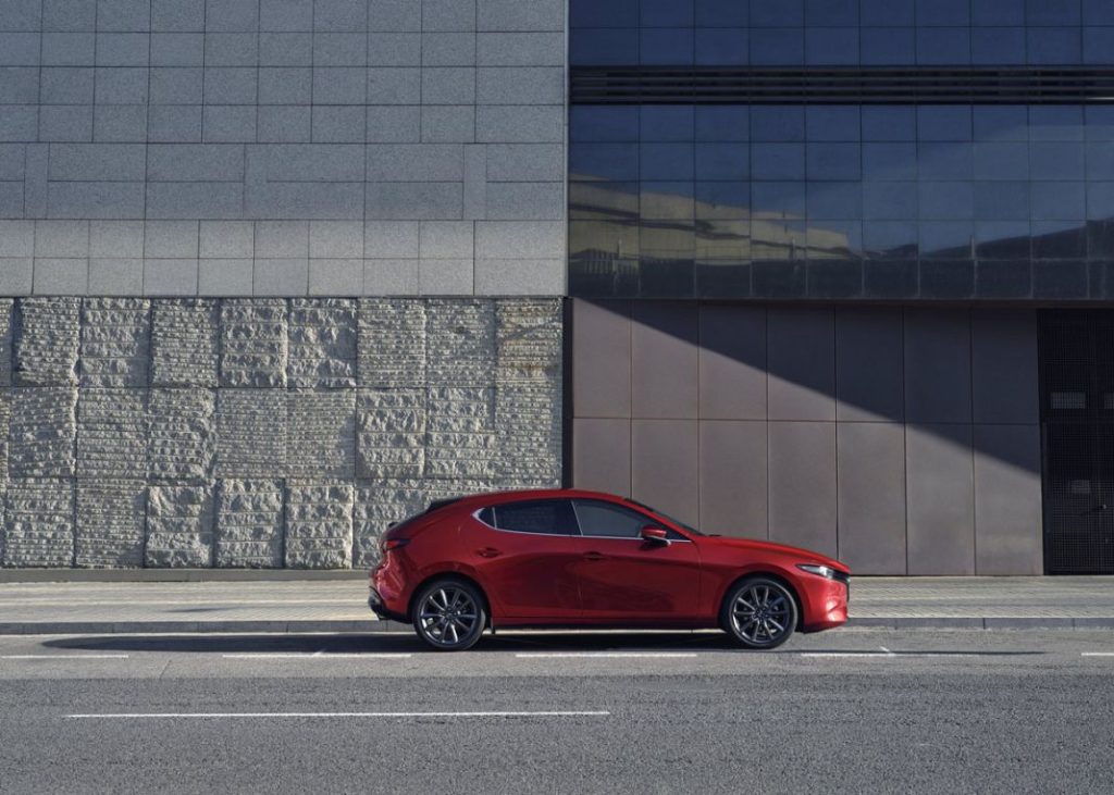 NUEVO MAZDA3 23 Motor16