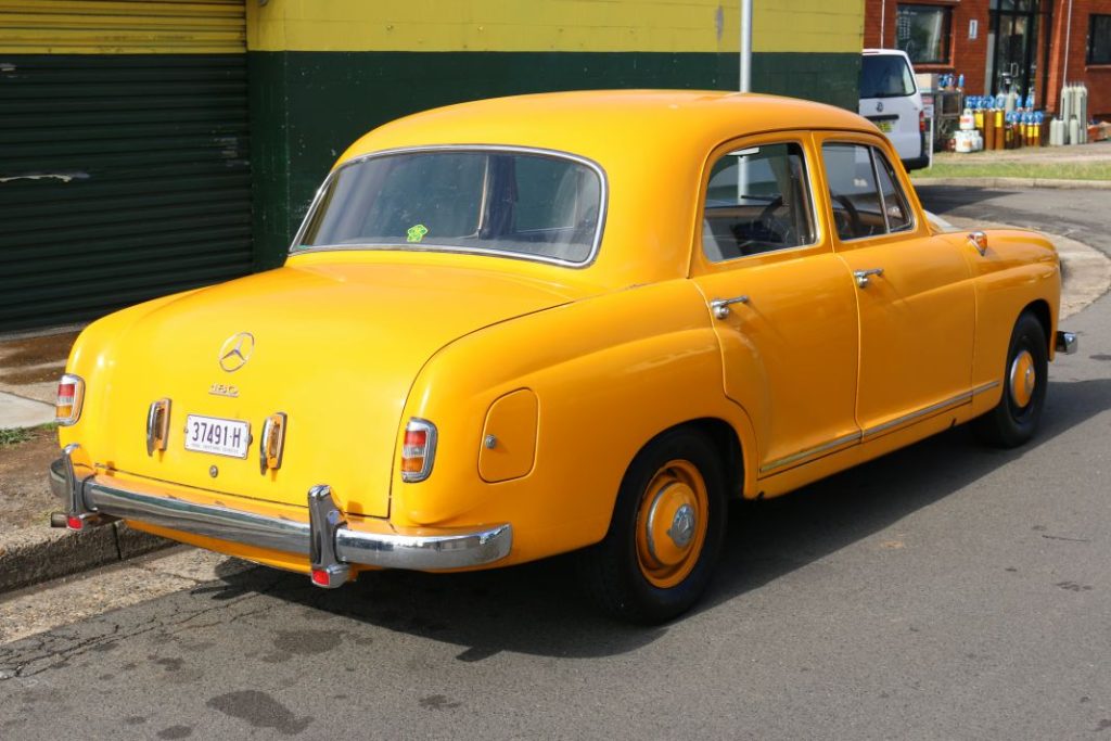 1953 Mercedes Benz 180 W 120 sedan Motor16