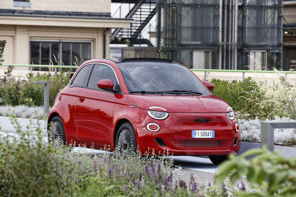 2023 fiat 500e urban range 12 Motor16