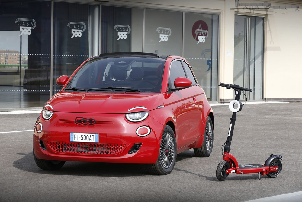 2023 Fiat 500e Urban Range. Imagen estática frontal.