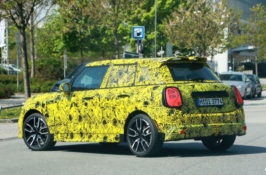 MINI Cooper 5 door 11 Motor16