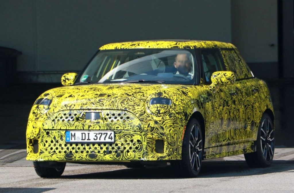 MINI Cooper 5 door 12 Motor16