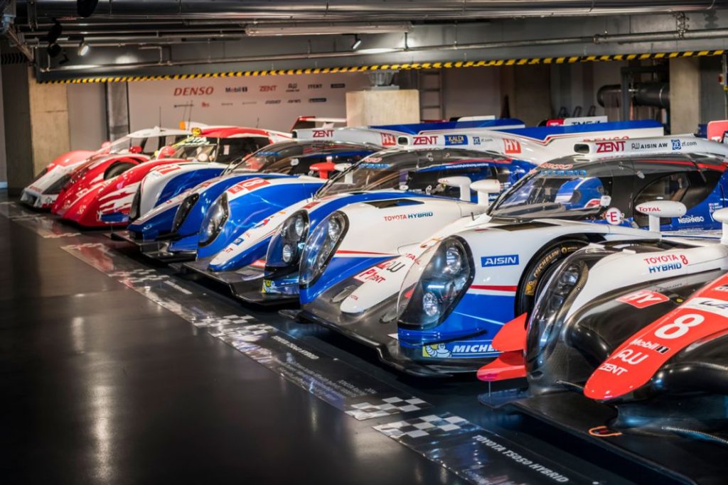 El Museo Toyota está en Colonia (Alemania) y se ubica debajo de uno de los dos túneles de viento de TGR-E en el centro técnico de la marca.