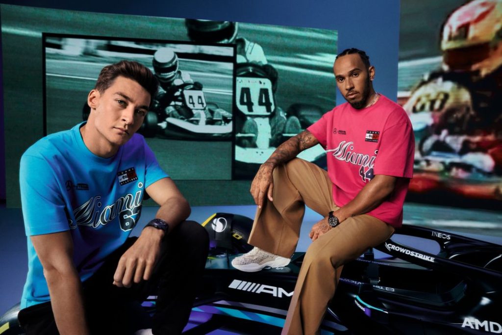 Lewis Hamilton y George Russell posaron con las prendas de la colección de Tommy Hilfiger.