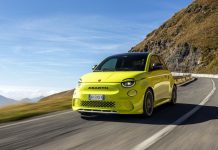Conducimos el Abarth 500e: más divertido que el Scalextric