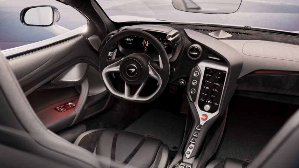 2023 McLaren 750S Bowers & Wilkins. Imagen salpicadero.